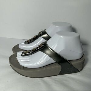 FitFlop Sandals Womens Size 7 Metallic Silver Pietra Wedge Thong Flip Flops